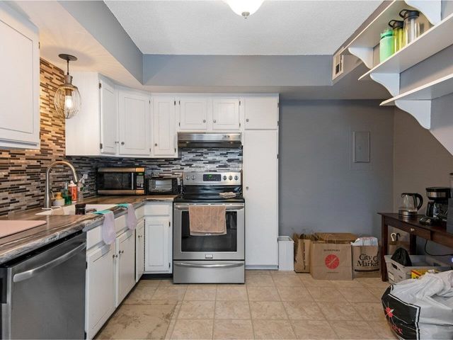 297 College St Apt C-4, Burlington, VT 05401