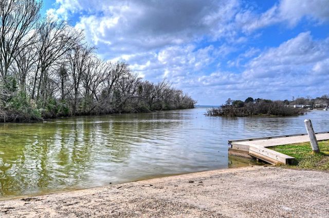 12091 Canal Street, Willis, TX 77318
