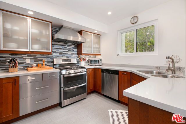 2332 Fox Hills Drive 305, Los Angeles, CA 90064