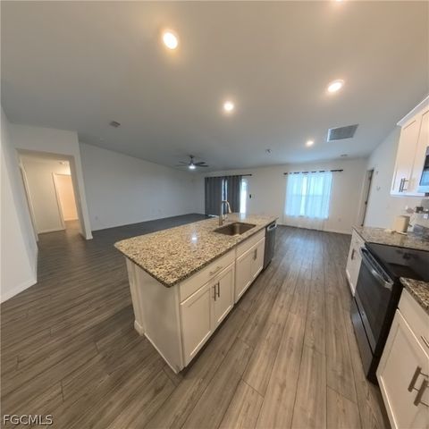 2816 NW 8th PL, Cape Coral, FL 33993