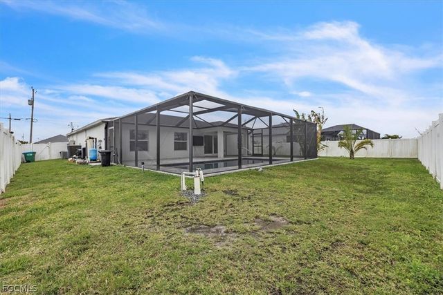 2816 NW 8th PL, Cape Coral, FL 33993