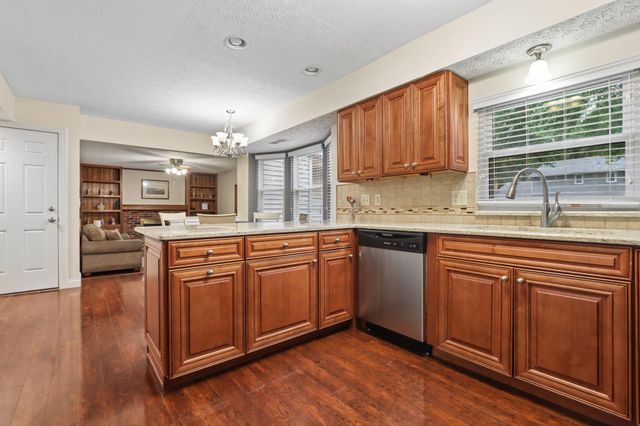 12791 Stonecreek Drive NW, Pickerington, OH 43147
