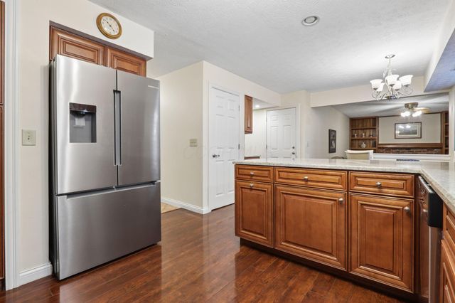 12791 Stonecreek Drive NW, Pickerington, OH 43147
