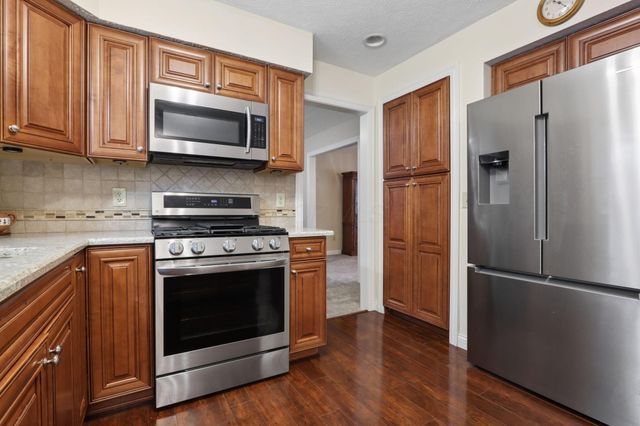 12791 Stonecreek Drive NW, Pickerington, OH 43147