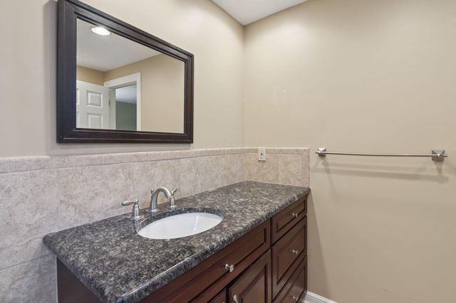 12791 Stonecreek Drive NW, Pickerington, OH 43147