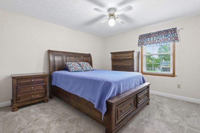 12791 Stonecreek Drive NW, Pickerington, OH 43147