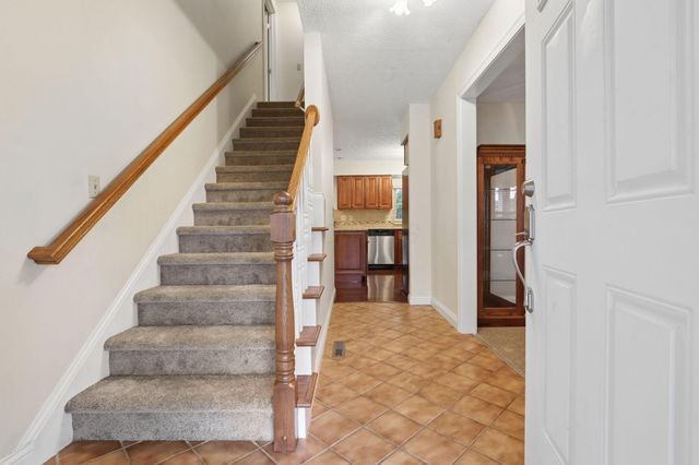 12791 Stonecreek Drive NW, Pickerington, OH 43147