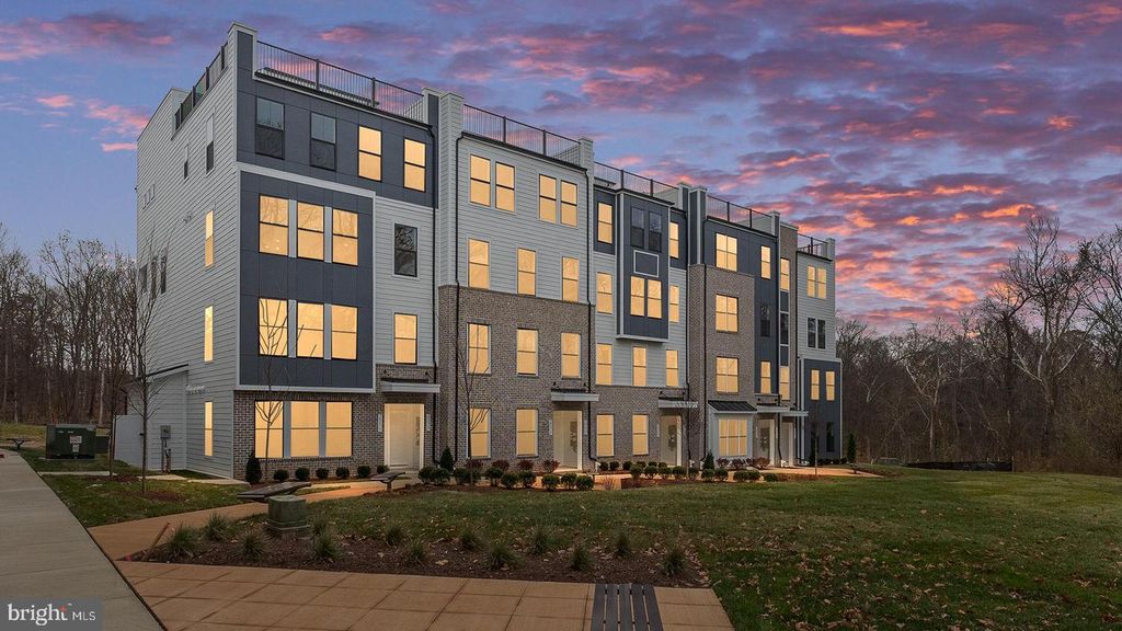 20829 CLOONGEE TER, Dulles, VA 20166