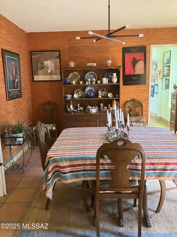 8000 N Casas Place, Tucson, AZ 85742