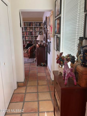 8000 N Casas Place, Tucson, AZ 85742