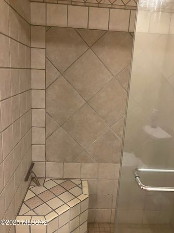 8000 N Casas Place, Tucson, AZ 85742