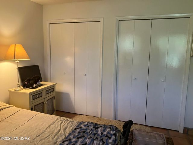 8000 N Casas Place, Tucson, AZ 85742