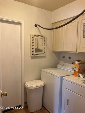 8000 N Casas Place, Tucson, AZ 85742