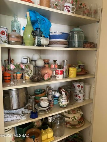 8000 N Casas Place, Tucson, AZ 85742