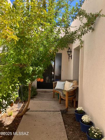 8000 N Casas Place, Tucson, AZ 85742