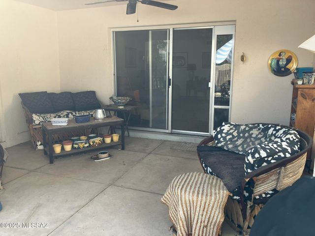 8000 N Casas Place, Tucson, AZ 85742