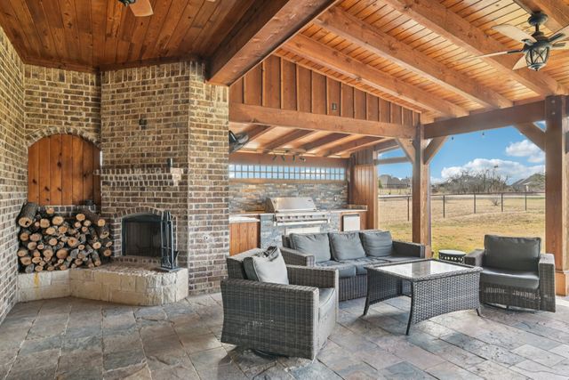 101 Maral Lane, Azle, TX 76020