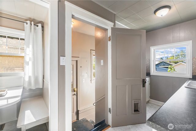 1918 Gregory Way, Bremerton, WA 98337