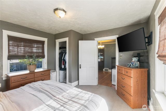 1918 Gregory Way, Bremerton, WA 98337