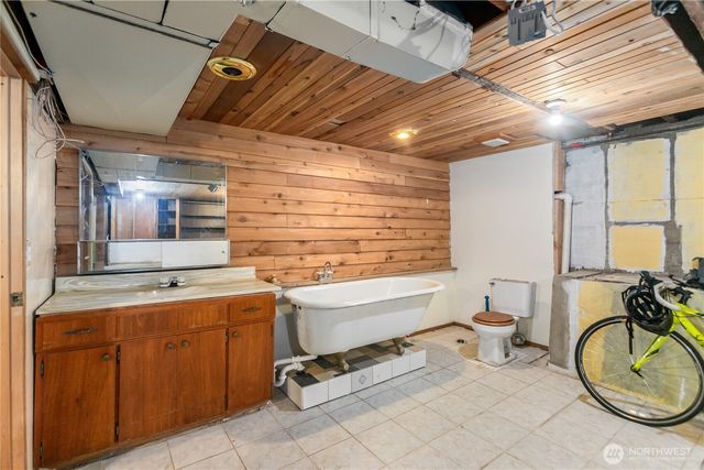 1918 Gregory Way, Bremerton, WA 98337
