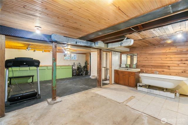 1918 Gregory Way, Bremerton, WA 98337