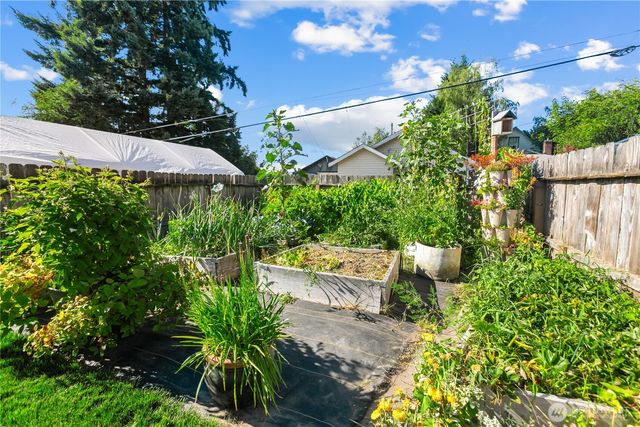 1918 Gregory Way, Bremerton, WA 98337