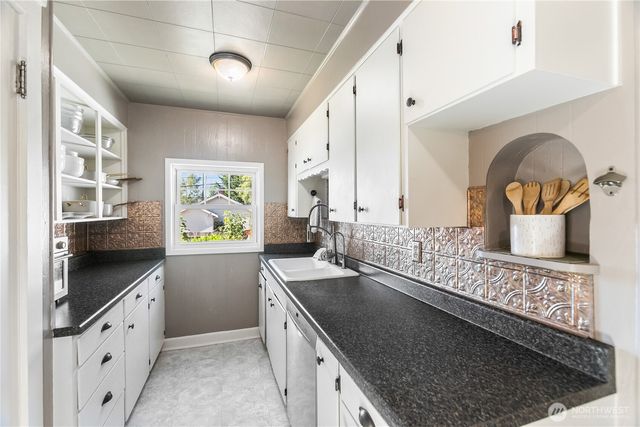 1918 Gregory Way, Bremerton, WA 98337