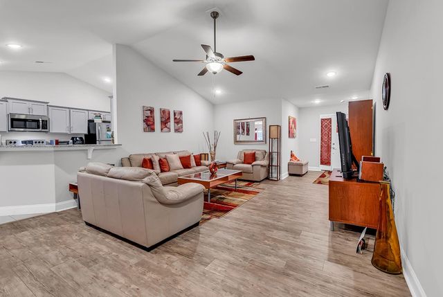 323 Borrowdale Dr., Conway, SC 29526