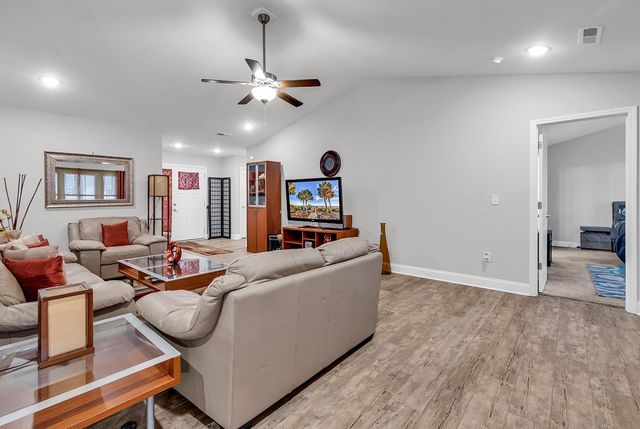 323 Borrowdale Dr., Conway, SC 29526