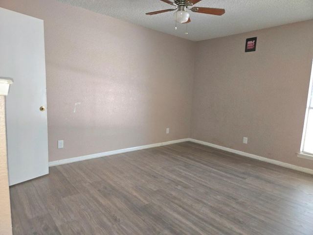 250 El Dorado 296, Webster, TX 77598