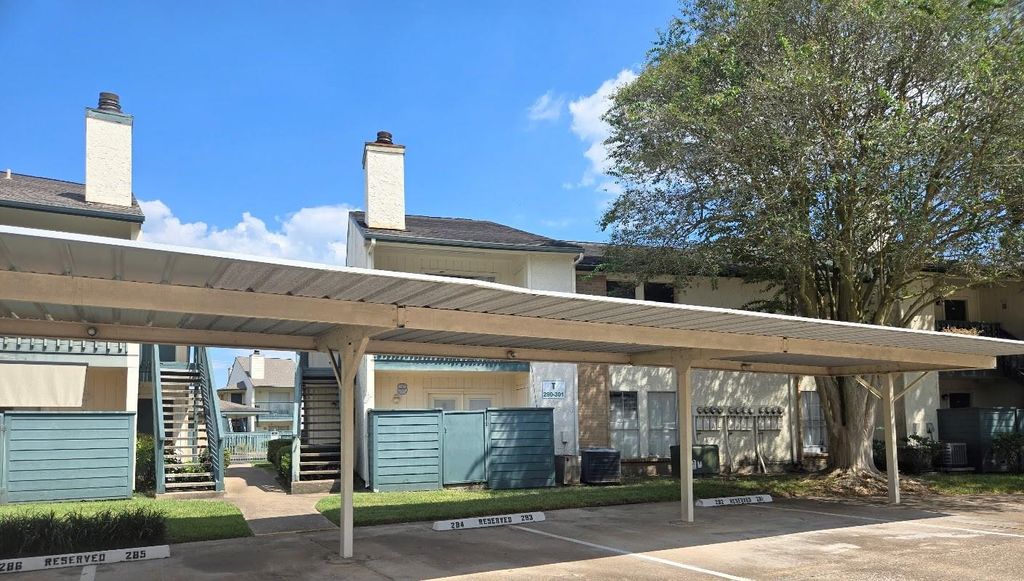 250 El Dorado 296, Webster, TX 77598