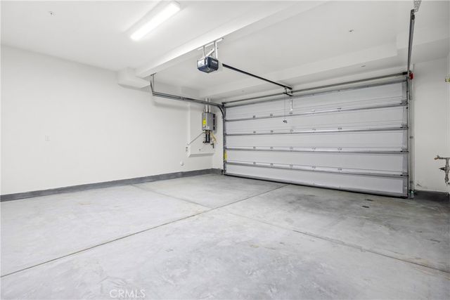 15907 Blue Copper Way, Fontana, CA 92336