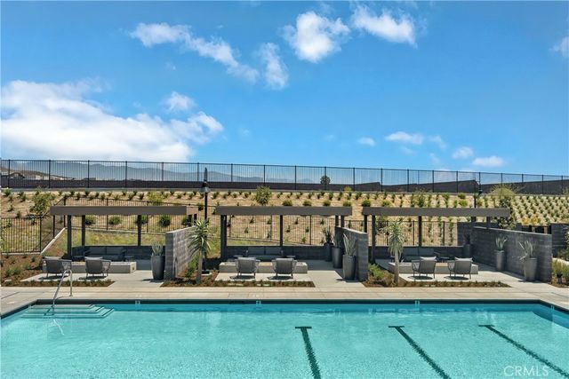 15907 Blue Copper Way, Fontana, CA 92336