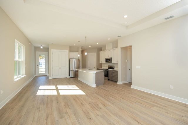 102 Orange Tree Rd, East Palatka, FL 32131