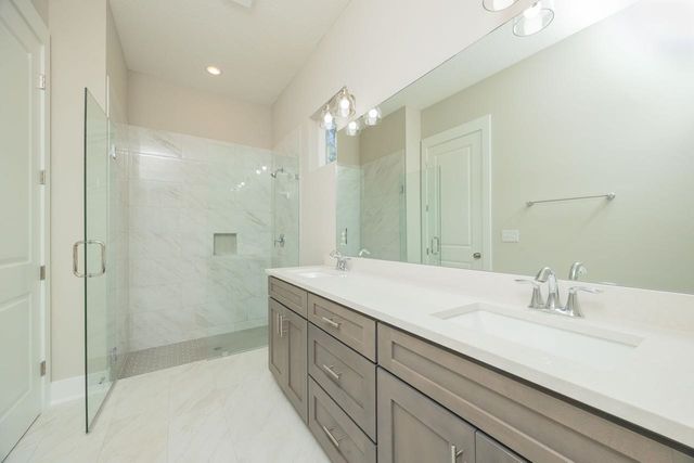 102 Orange Tree Rd, East Palatka, FL 32131