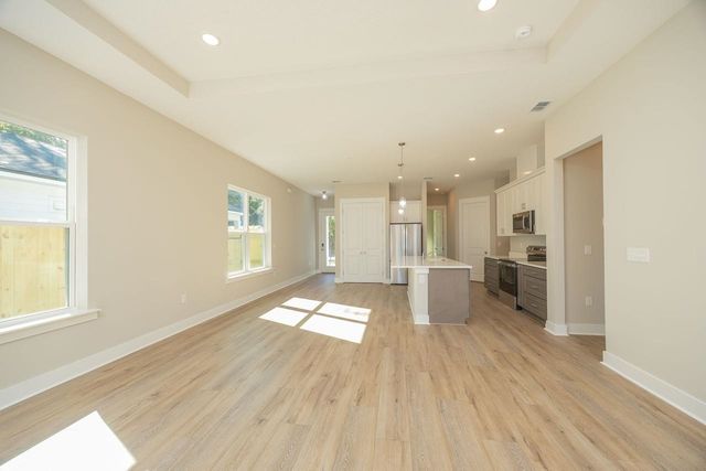 102 Orange Tree Rd, East Palatka, FL 32131