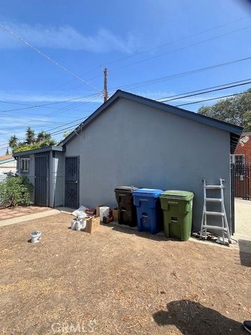 2121 W 70th, Los Angeles, CA 90047