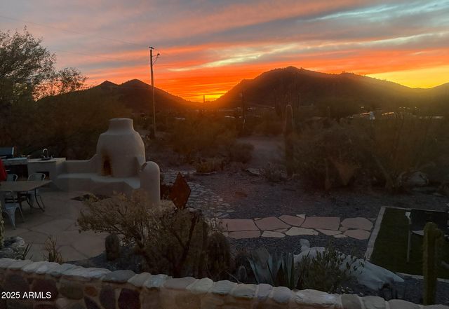 37237 N SUNSET Trail, Cave Creek, AZ 85331