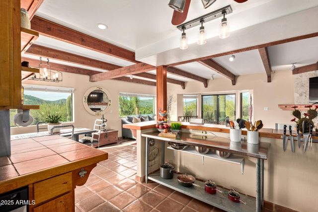 37237 N SUNSET Trail, Cave Creek, AZ 85331