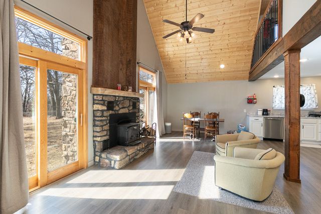 2525 Beacon Hill Loop, Strafford, MO 65757