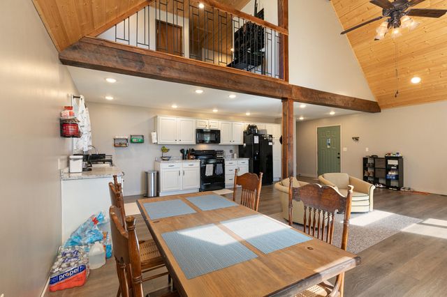 2525 Beacon Hill Loop, Strafford, MO 65757