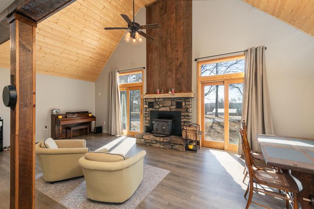 2525 Beacon Hill Loop, Strafford, MO 65757