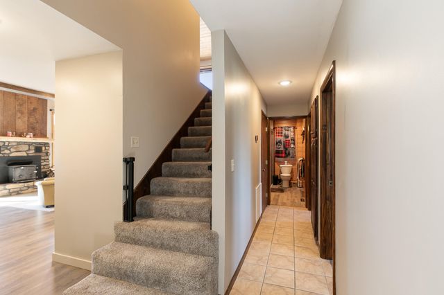 2525 Beacon Hill Loop, Strafford, MO 65757