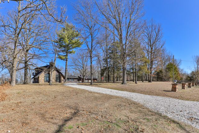 2525 Beacon Hill Loop, Strafford, MO 65757