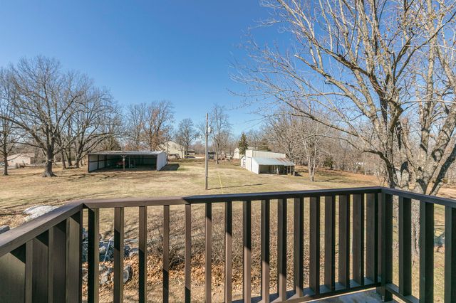 2525 Beacon Hill Loop, Strafford, MO 65757