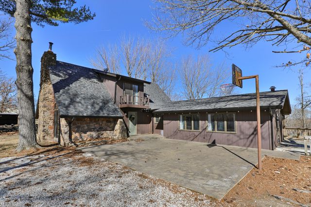 2525 Beacon Hill Loop, Strafford, MO 65757