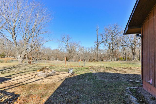 2525 Beacon Hill Loop, Strafford, MO 65757