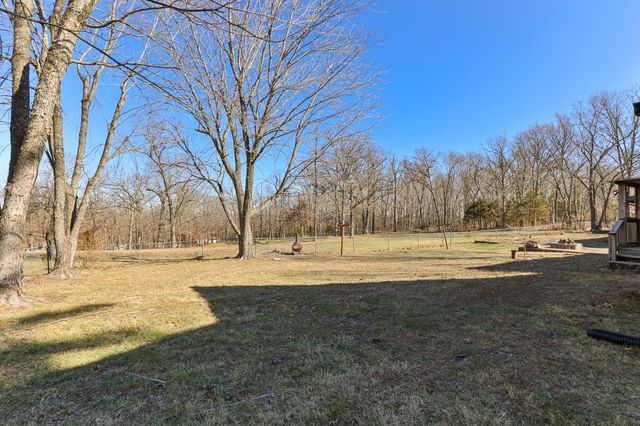 2525 Beacon Hill Loop, Strafford, MO 65757