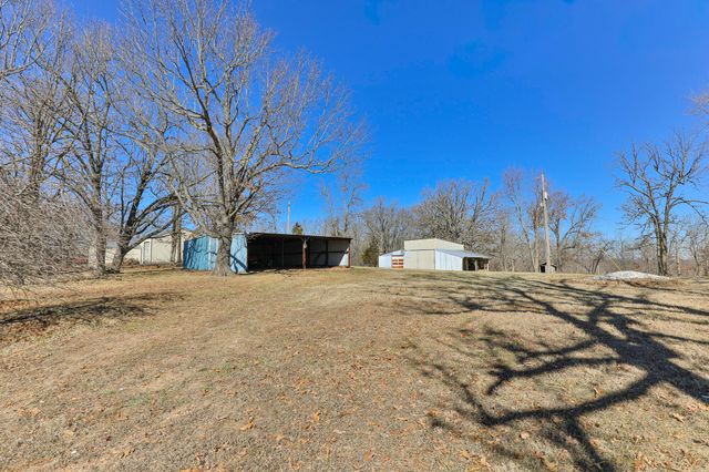 2525 Beacon Hill Loop, Strafford, MO 65757