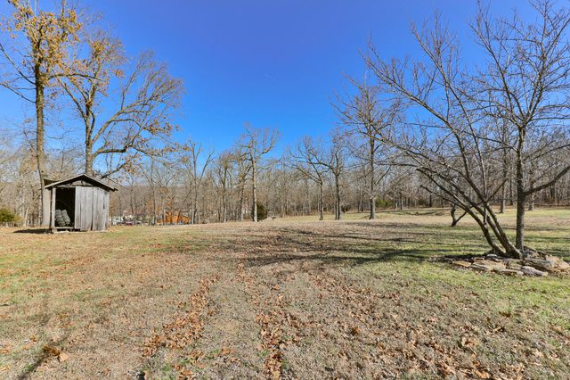 2525 Beacon Hill Loop, Strafford, MO 65757